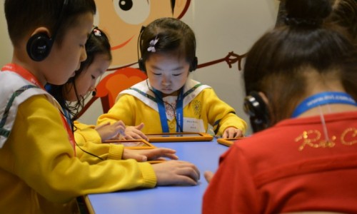玩平板電腦‧幼兒語言發展４助力