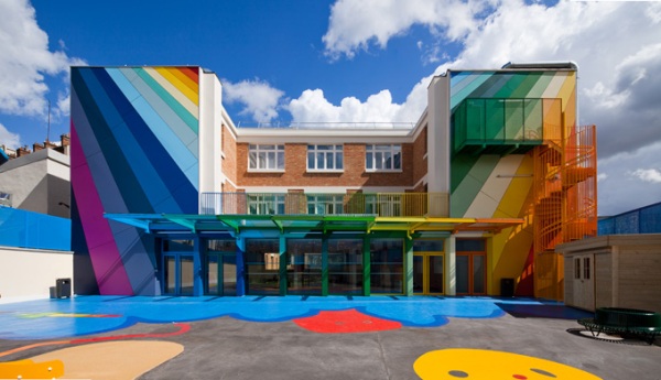 法國幼稚園, 每個角落充滿豐富色彩和強烈色調, 刺激小朋友創意想像空間