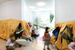 德國幼稚園, 大帳篷式的” 魔衣櫥”