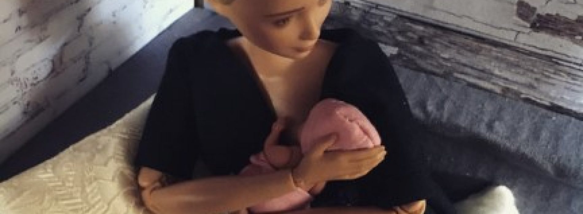 Barbie都撐母乳‧示範作