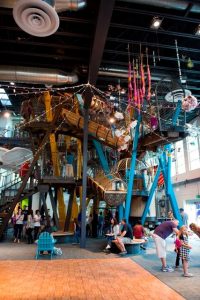 一等一好玩博物館‧爬入大鳥籠、塗鴉巨型火箭